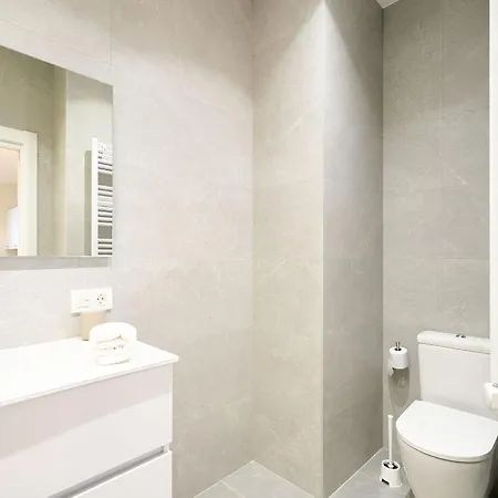 At Arriba 5 - Centro Universidad * Salamanca